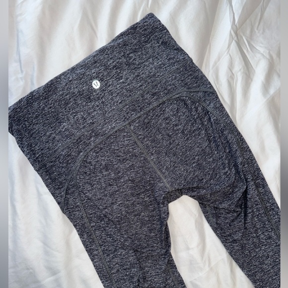 🩶 Lululemon Gray High-Rise Leggings | Athleisure Essential | Size 4 - Picture 3 of 7